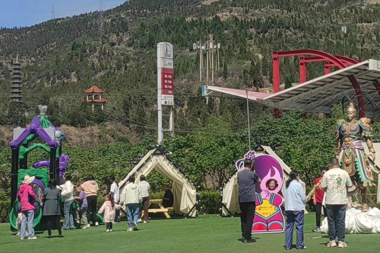 当露营地遇上服务区清徐服务区再度出圈
